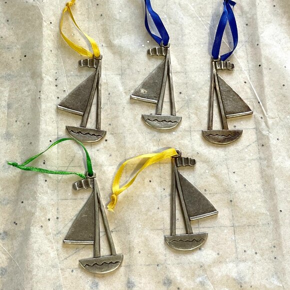 Set of 5 Silver Tone Painted Sailboat Ornaments-New! - Picture 4 of 4